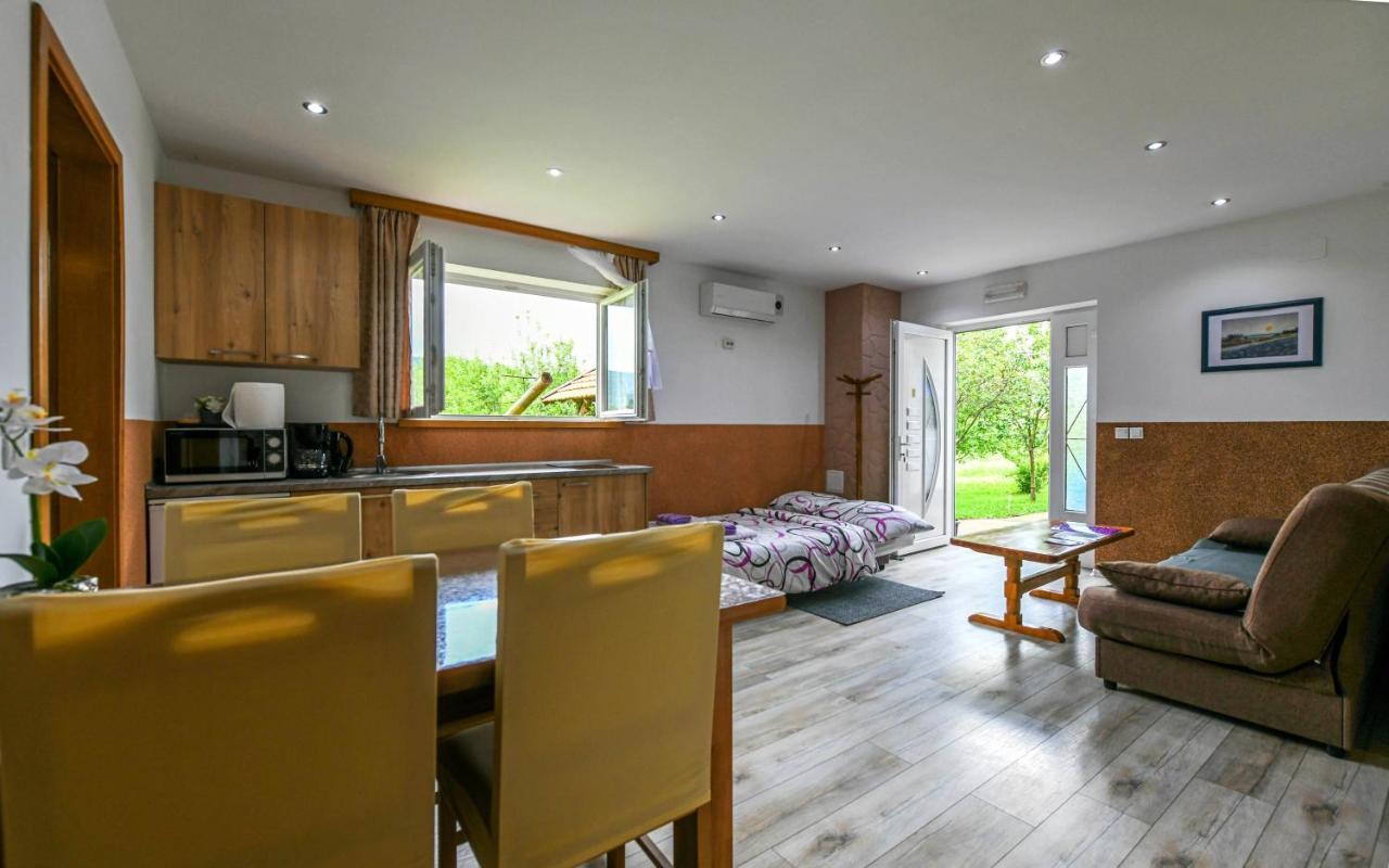 Apartman Jakov Rakovica Esterno foto