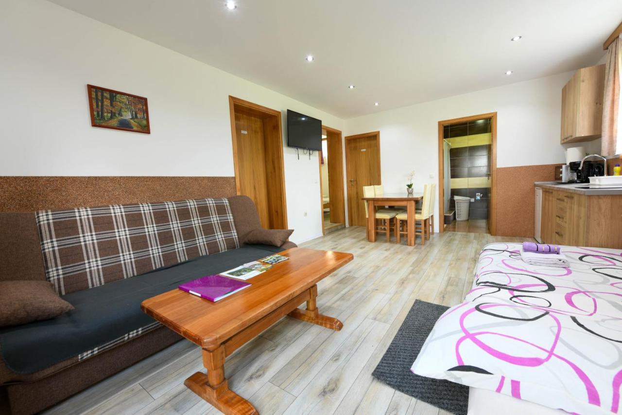 Apartman Jakov Rakovica Esterno foto