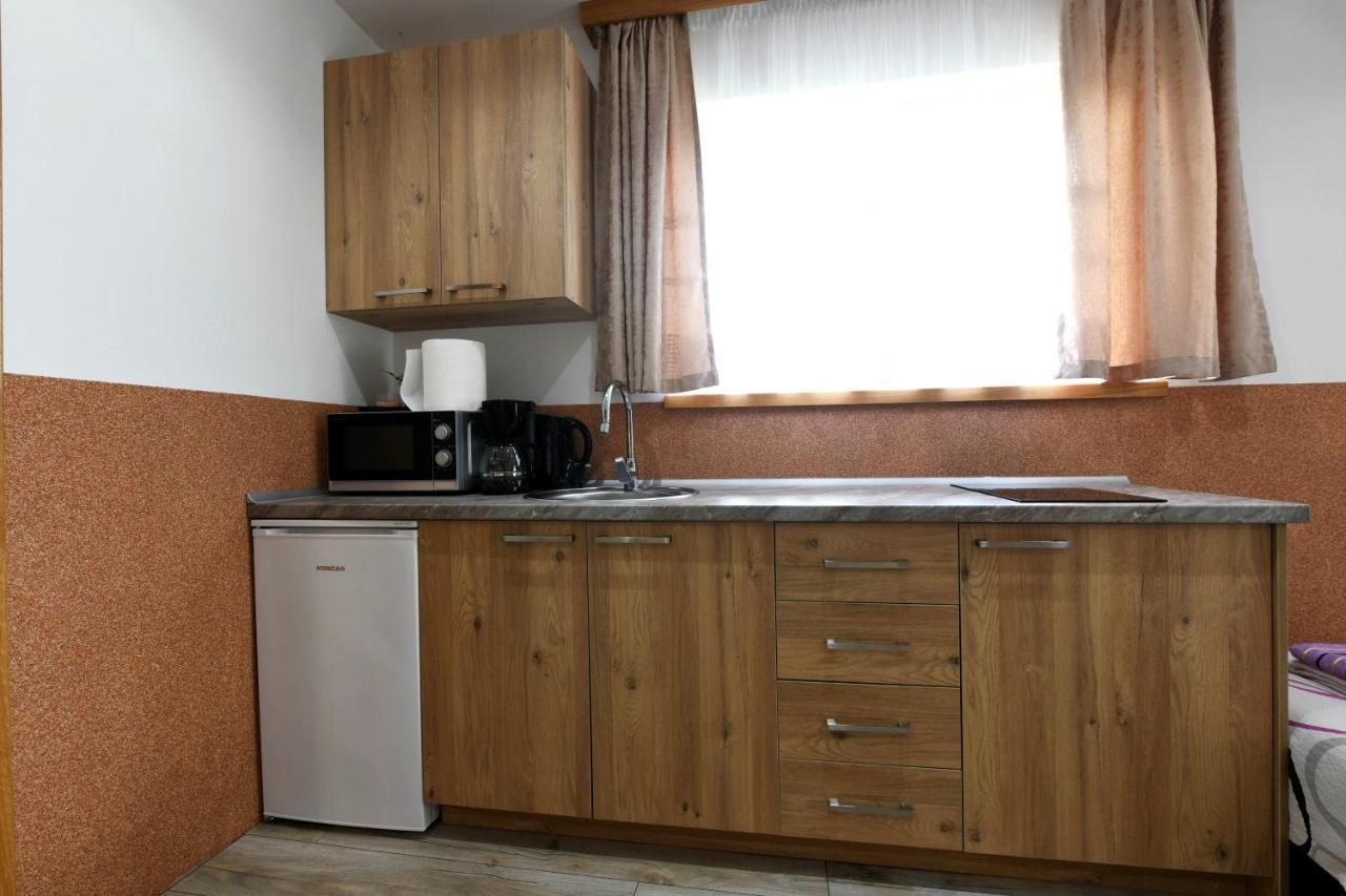 Apartman Jakov Rakovica Esterno foto