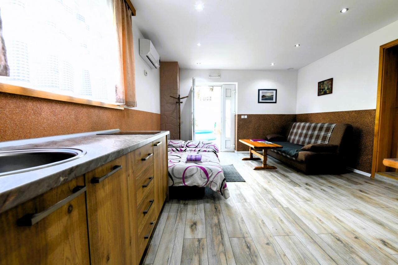 Apartman Jakov Rakovica Esterno foto